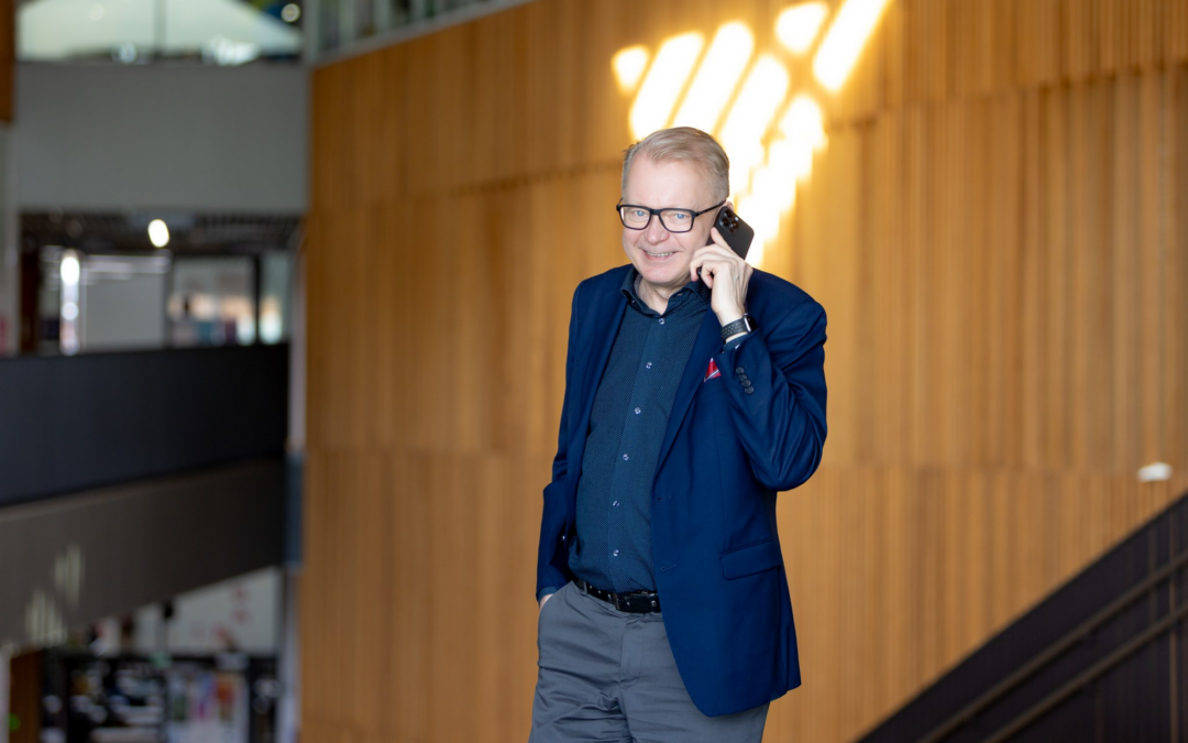 How Should You Distinguish Yourself in a Profile Picture?